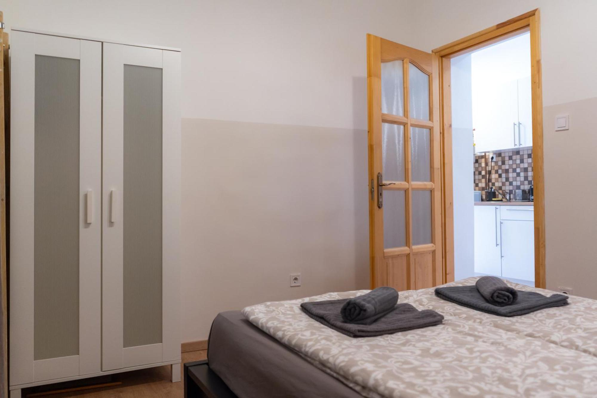 Cozy Apartment In Akacfa Street Budapest Ngoại thất bức ảnh
