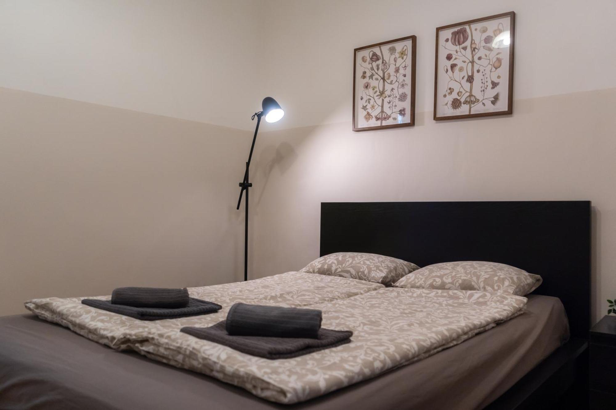 Cozy Apartment In Akacfa Street Budapest Ngoại thất bức ảnh