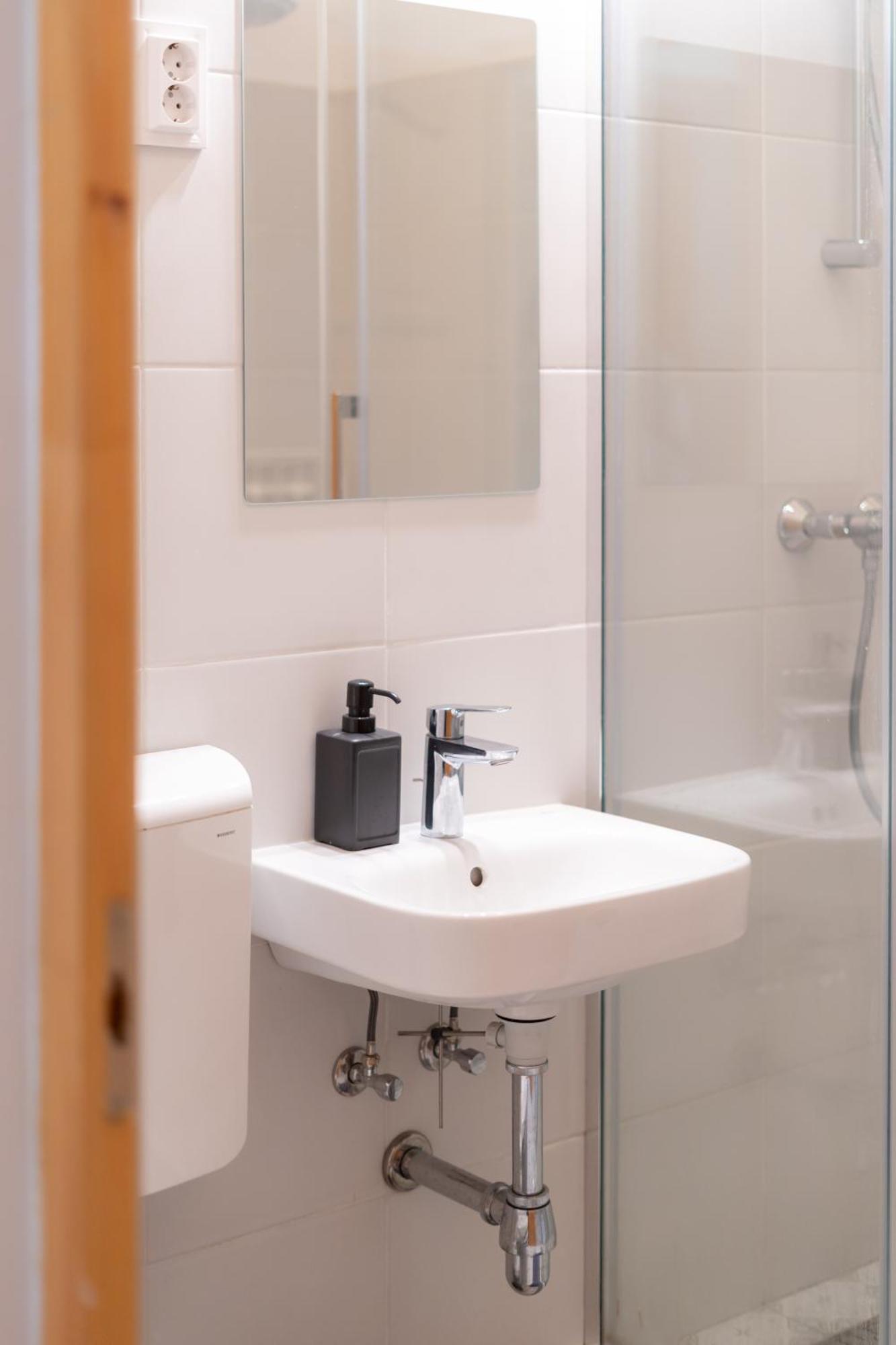 Cozy Apartment In Akacfa Street Budapest Ngoại thất bức ảnh